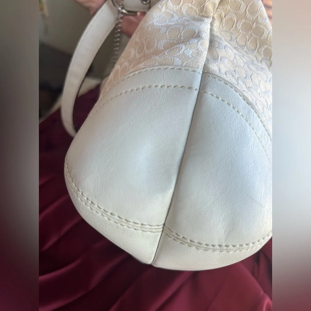 Coach Vintage Soho Sm Signature Logo &
Leather. - Picture 6 of 16